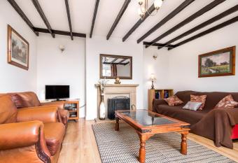 Sea View Cottage, Dunsley has Balcony rooms