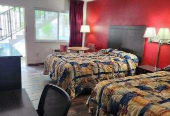 regency inn has Smoking rooms