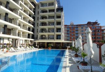 Cantilena Complex has Balcony rooms