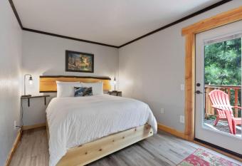 Lake Village Lodge Room 7 has Balcony rooms