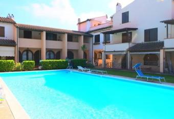 Il Sole has Balcony rooms