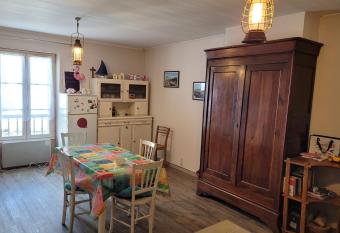 LE COEUR CROISICAIS allows 18 year olds to book a room