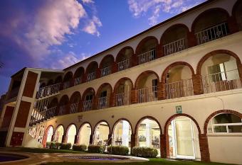 Hotel El Romano has Balcony rooms