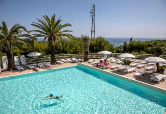 Centro Vacanze Mirage has Balcony rooms