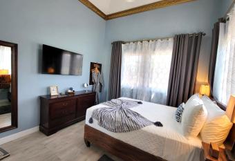 Villa Panorama allows 18 year olds to book a room