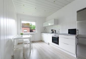 T&K Apartments - Oberhausen - 3 Apartments allows 18 year olds to book a room