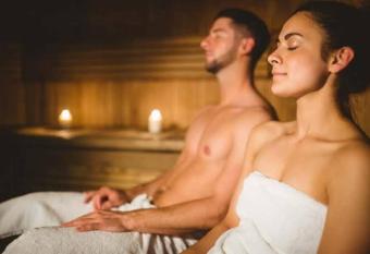 Moonlight apartment has rooms with a private hot tub