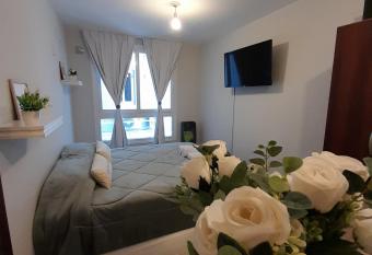 Plaza Apart 6, Monoambiente allows 18 year olds to book a room