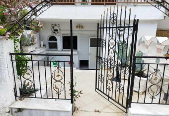 Villa Dimitroula has Balcony rooms