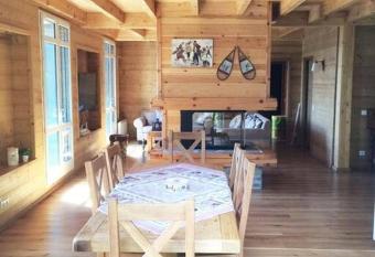 Appartement de type chalet has Balcony rooms