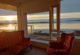 Luxury ocean view apartment has Balcony rooms