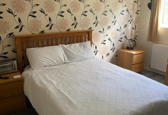 LA Mansion allows 18 year olds to book a room