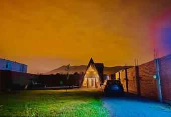 Casa y chalet - casa de campo pachacamac has rooms with a private hot tub