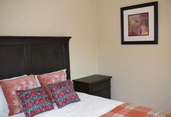 Silicon Valley Palo Alto Stanford Prime Location allows 18 year olds to book a room