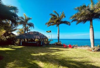 Oceanside Villa @ Ocho Rios, Jamaica Getaway has Balcony rooms