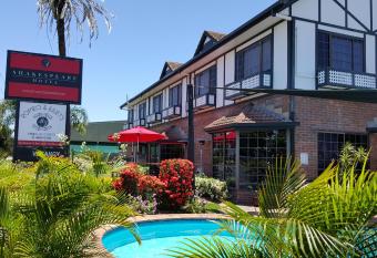 Shakespeare Motel allows 18 year olds to book a room