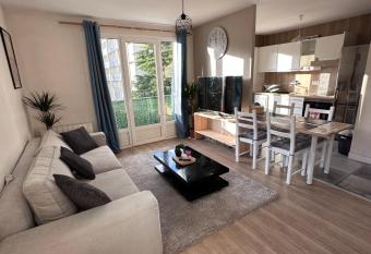 Apparemment T3 55m2 has Balcony rooms