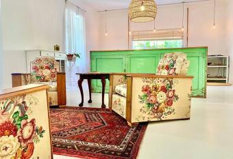 Appel-Liefie allows 18 year olds to book a room