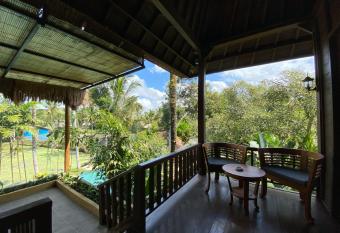 Uma Linggah Resort has Balcony rooms