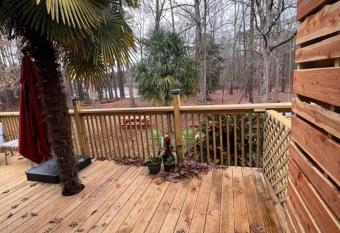 King Bed - Lakeside Escape POD has Balcony rooms