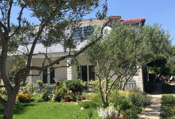 Soba za odmor P&E has Balcony rooms