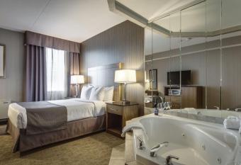 Angelo View Suites allows 18 year olds to book a room