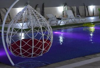 Sunset farm chalet has rooms with a private hot tub