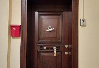 Baku .cozy.warm place has rooms with a private hot tub