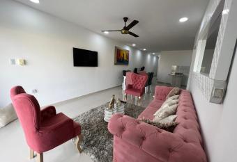 Hermoso apartamento central has Balcony rooms