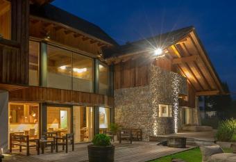 Chalet Le Coccole allows 18 year olds to book a room