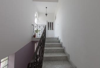 Guesthouse Hortenzija has rooms with a private hot tub