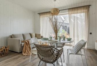 Svencel  s bur   1 allows 18 year olds to book a room