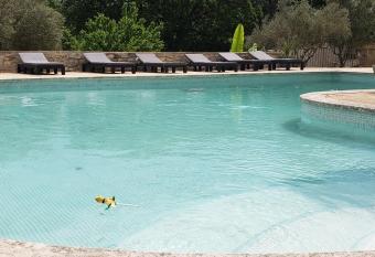 Logis d h  te en rez de piscine has Balcony rooms