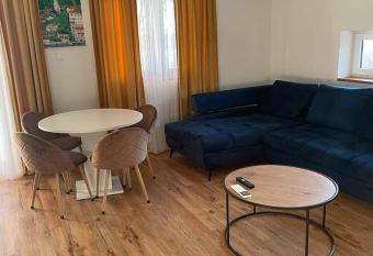 APPARTMENTS SARA has Balcony rooms