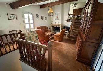 La maison de Pauline has Balcony rooms