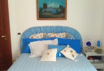 Casa nel Verde allows 18 year olds to book a room