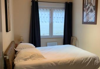 chez fran  ois allows 18 year olds to book a room