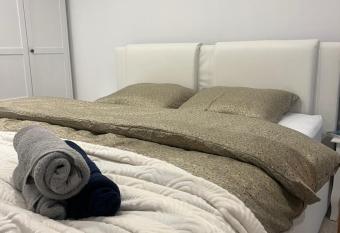 GITE MA MAISON has rooms with a private hot tub