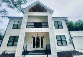 1966-Huge 4BR w/Rooftop Veranda allows 18 year olds to book a room