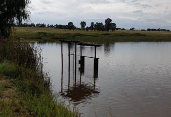 4 SEASONS COUNTRY CLUB has Balcony rooms