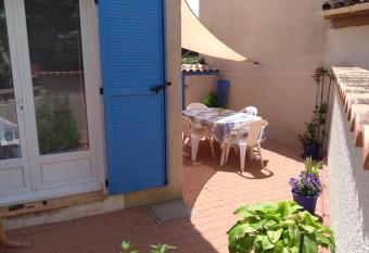 Belle villa d angle 4 couchages allows 18 year olds to book a room