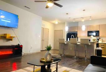 Downtown Luxury Apartment has rooms with a private hot tub