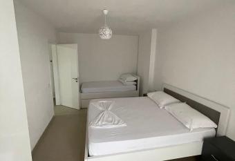 Apartamente SHENGJIN 2023 has Balcony rooms