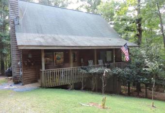 It`s 5 O`clock Somewhere in Coosawattee River Resort has rooms with a private hot tub