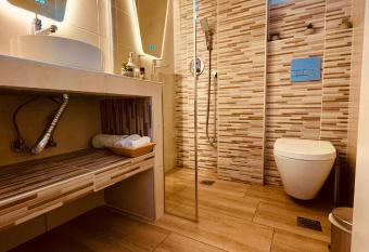 Blue Horizon Gem On The Port has Balcony rooms