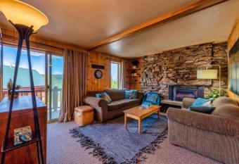 Cozy, spacious, amazing location has Balcony rooms