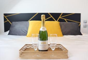 Love And Chic allows 18 year olds to book a room