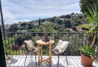Can Domenech Montnegre has Balcony rooms