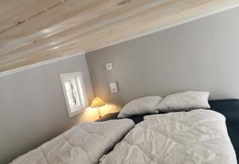 Lilla stugan has Balcony rooms