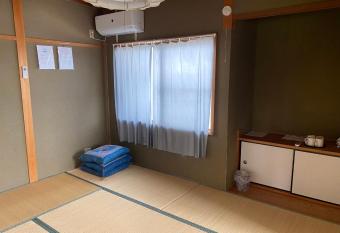                            or       24                        5                                   has rooms with a private hot tub